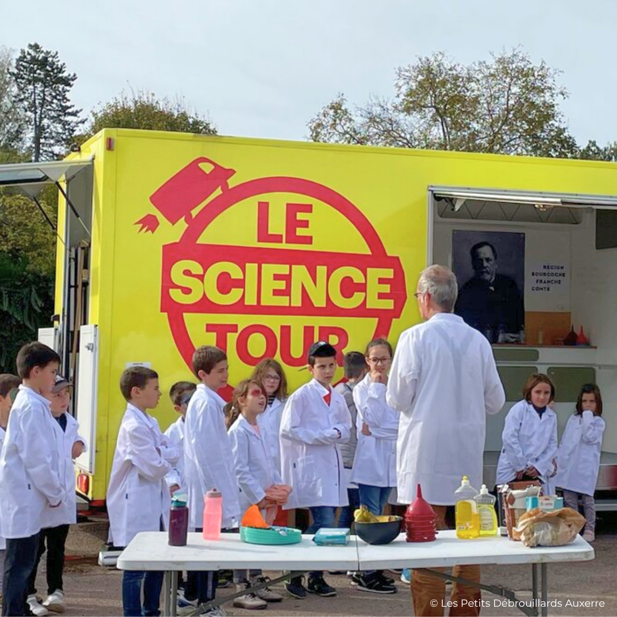 Camion science Gruau - Le Science Tour Les petits débrouillards (9)